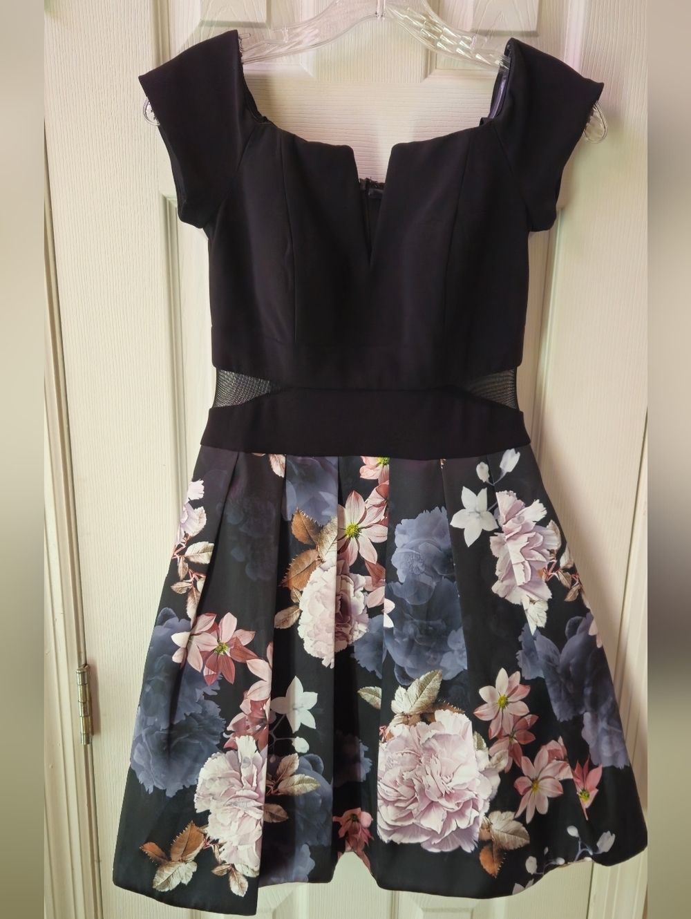 Xscape Black Pink Cream Floral Fit-and-Flare Mini Cocktail Dress - Size 4